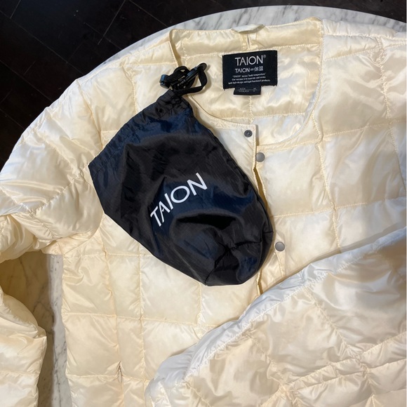 Taion Quilted Down Puffer - Picture 4 of 7